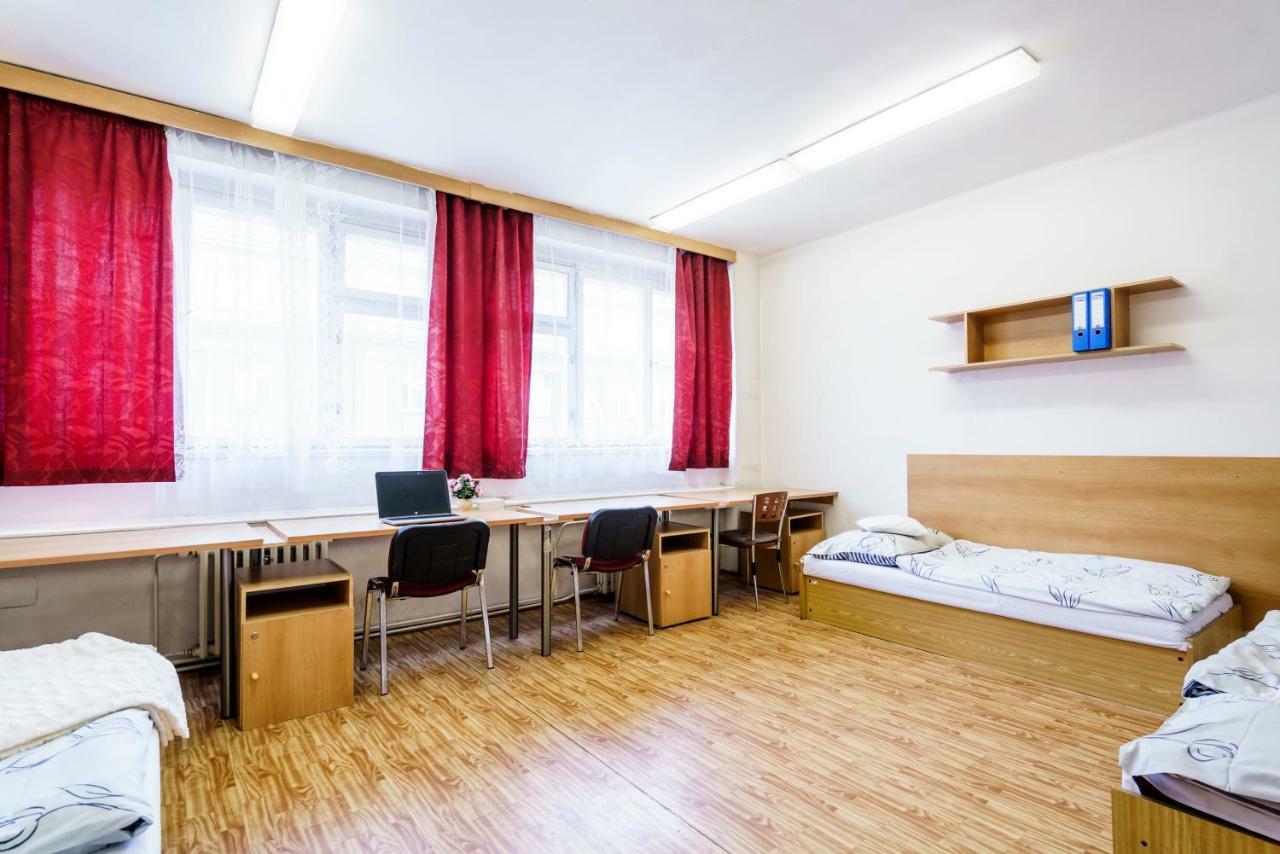 Hostel Sinkule Прага Екстериор снимка